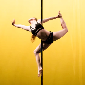 Photo of the pole dance move Ballerina