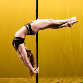 Photo of the pole dance move Crescent Moon